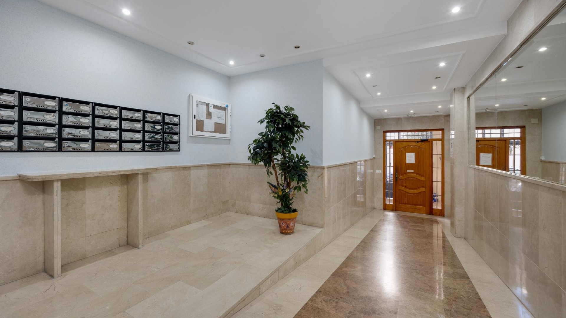 Återförsäljning - Lägenhet - Torrevieja - Beachside Torrevieja