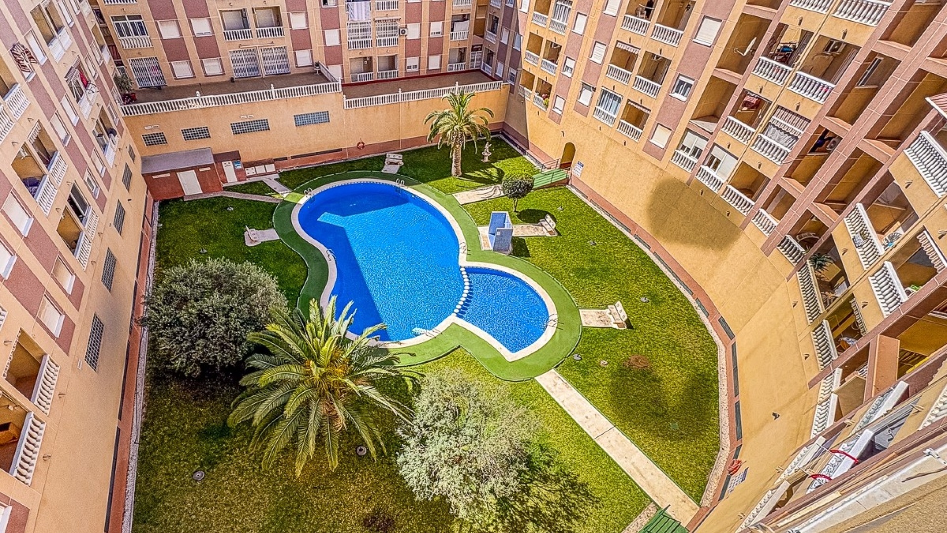 Återförsäljning - Lägenhet - Torrevieja - Beachside Torrevieja