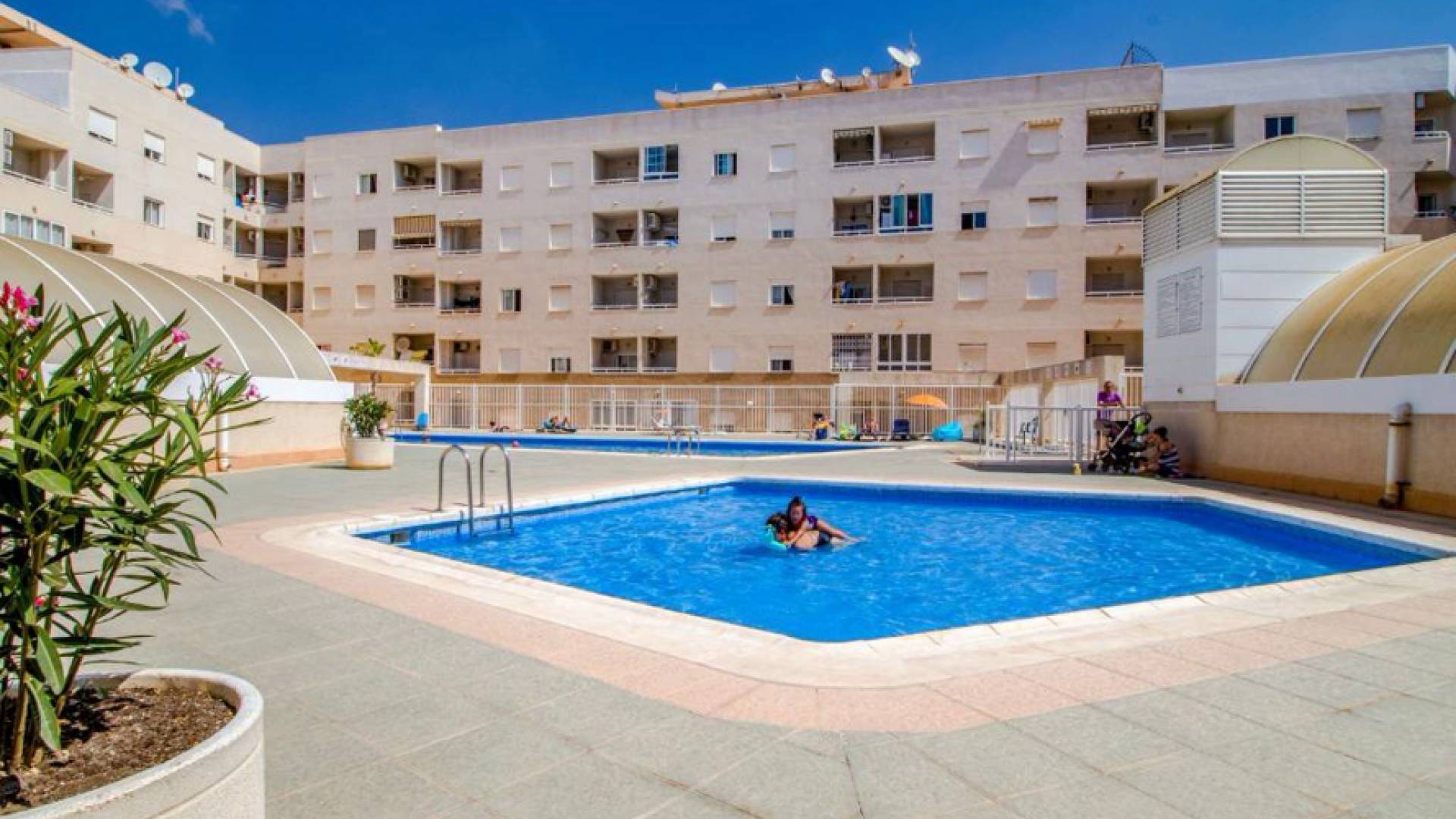 Återförsäljning - Lägenhet - Torrevieja - Beachside Torrevieja