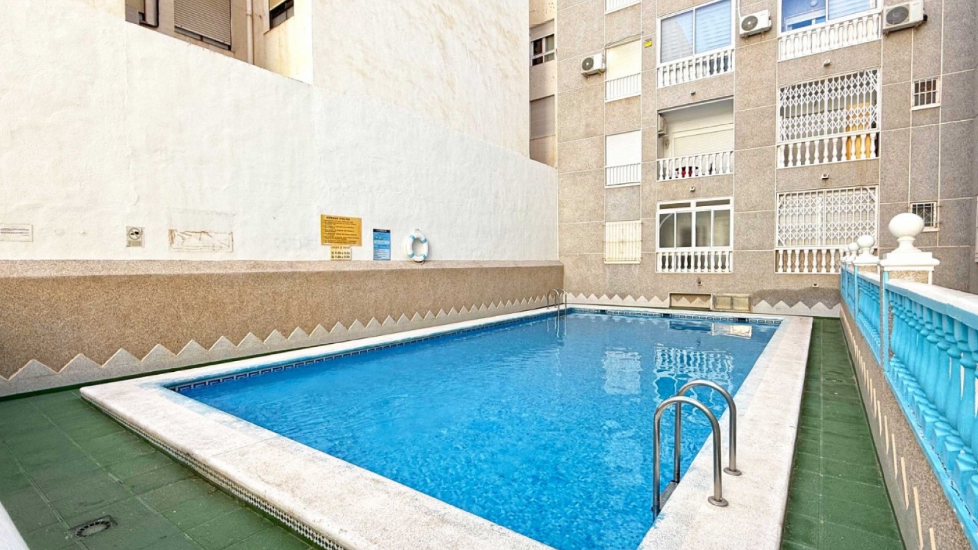 Återförsäljning - Lägenhet - Torrevieja - El Acequión - Los Náufragos