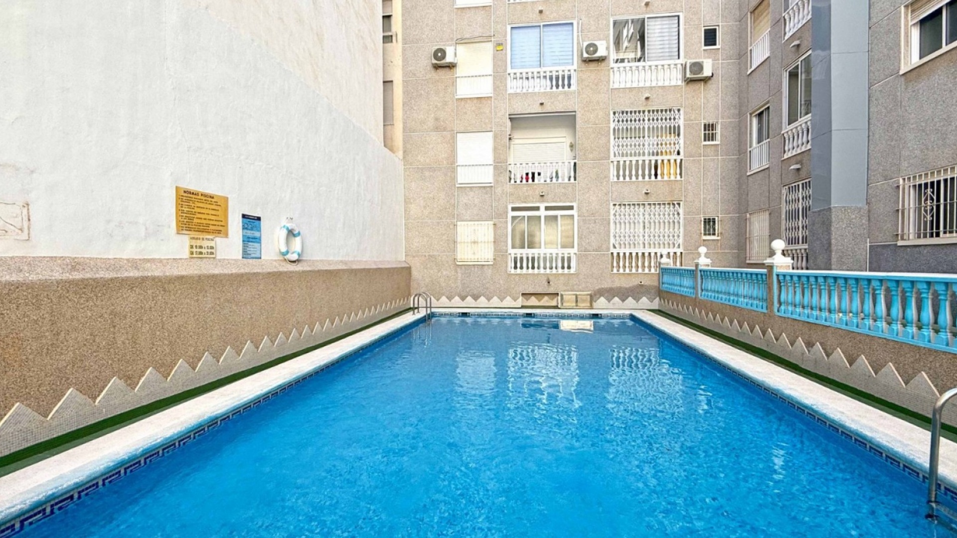 Återförsäljning - Lägenhet - Torrevieja - El Acequión - Los Náufragos