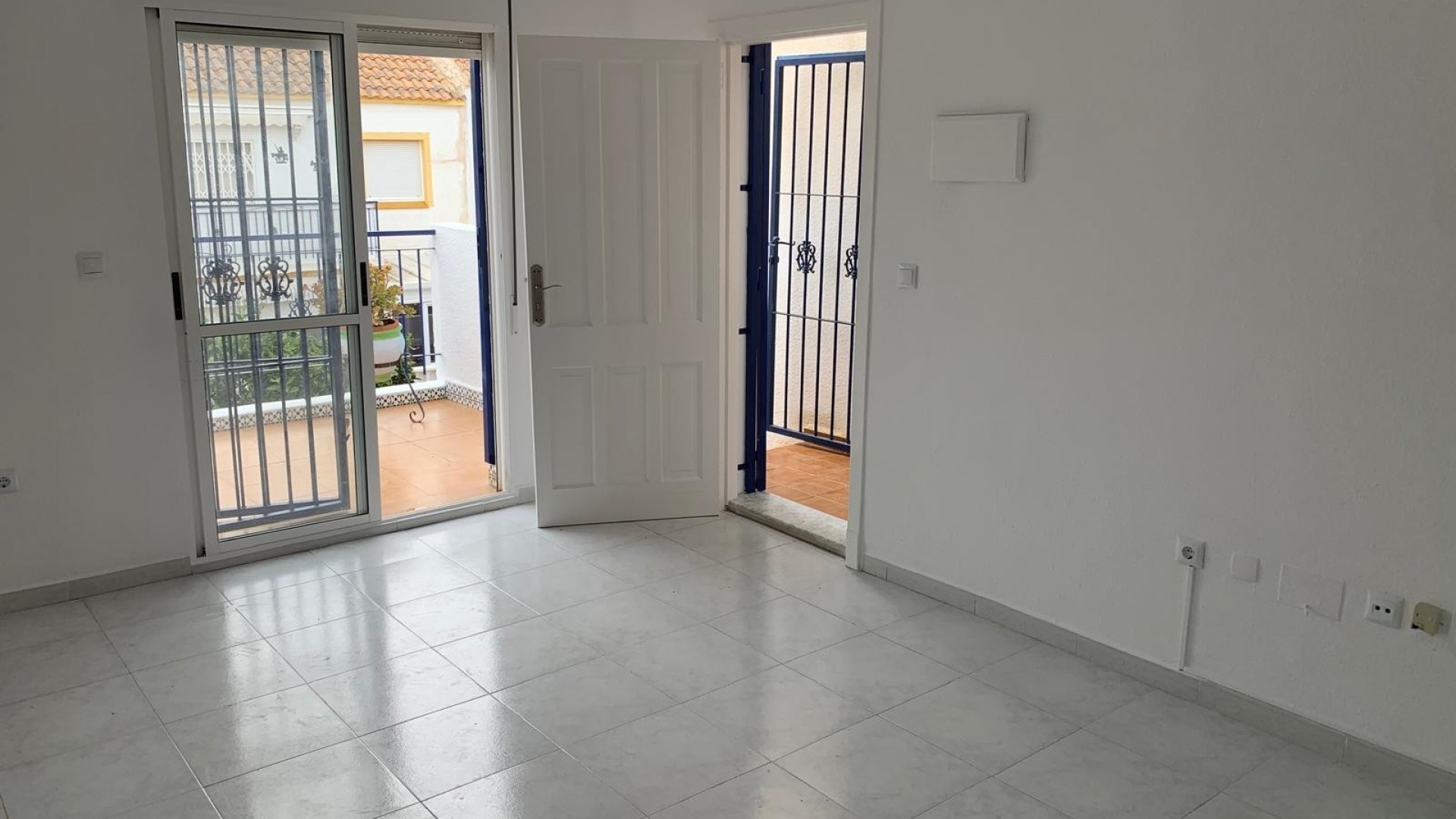 Återförsäljning - Lägenhet - Torrevieja - Jardin del Mar