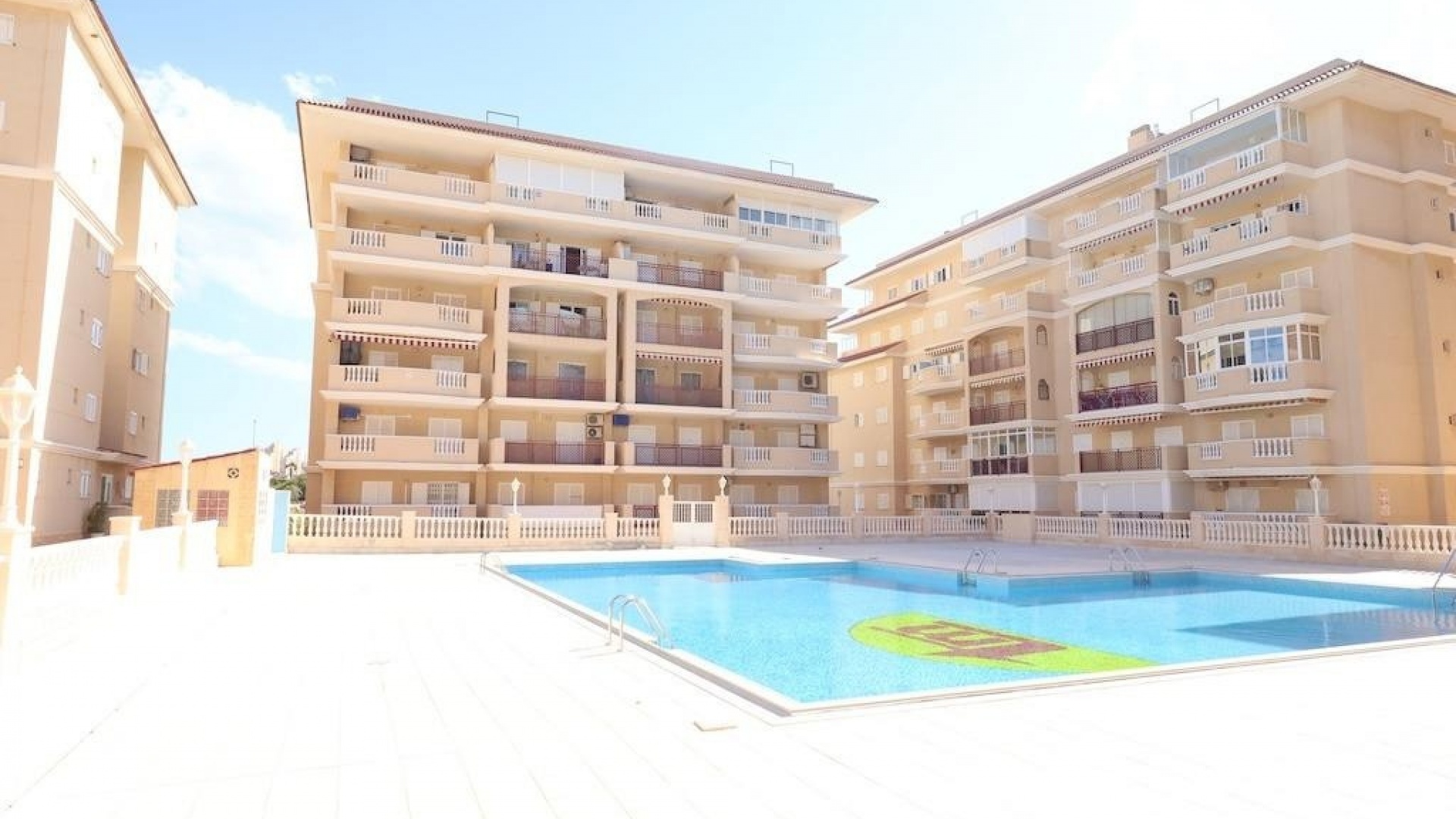 Återförsäljning - Lägenhet - Torrevieja - La Mata