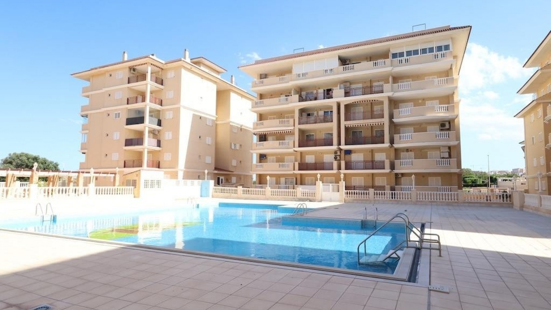 Återförsäljning - Lägenhet - Torrevieja - La Mata