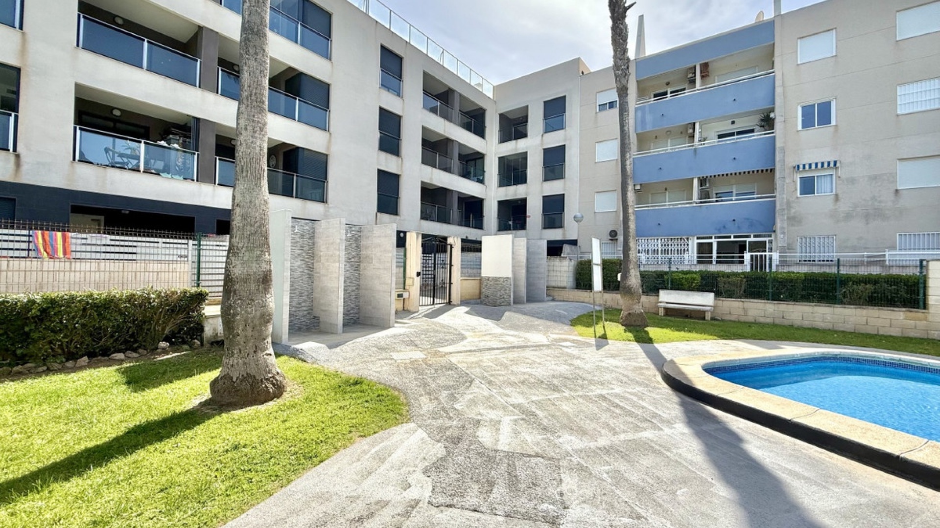 Återförsäljning - Lägenhet - Torrevieja - La Mata