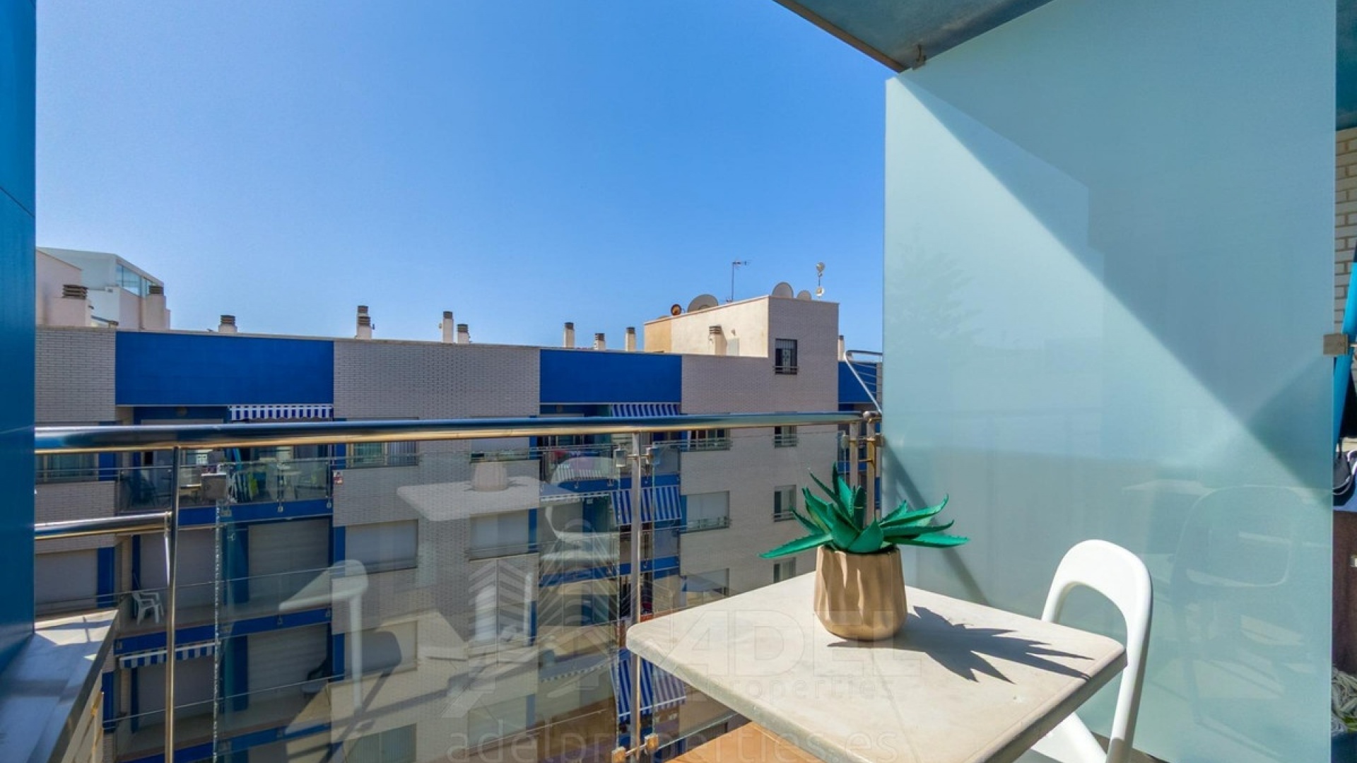 Återförsäljning - Lägenhet - Torrevieja - Playa De Los Locos
