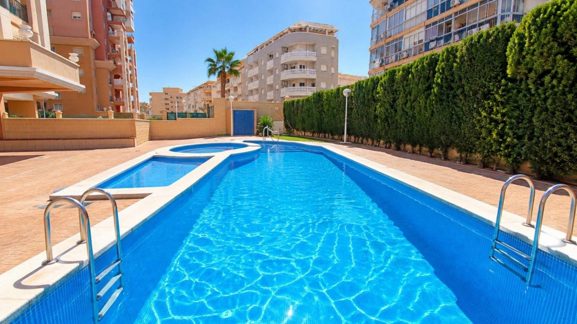 Återförsäljning - Lägenhet - Torrevieja - Playa De Los Locos