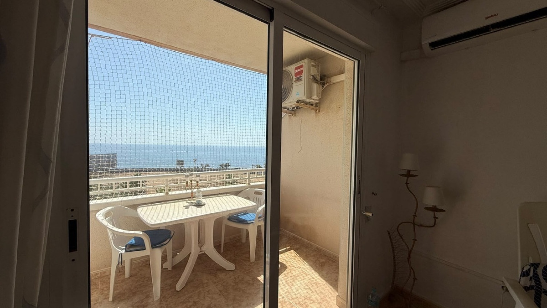 Återförsäljning - Lägenhet - Torrevieja - Playa De Los Locos