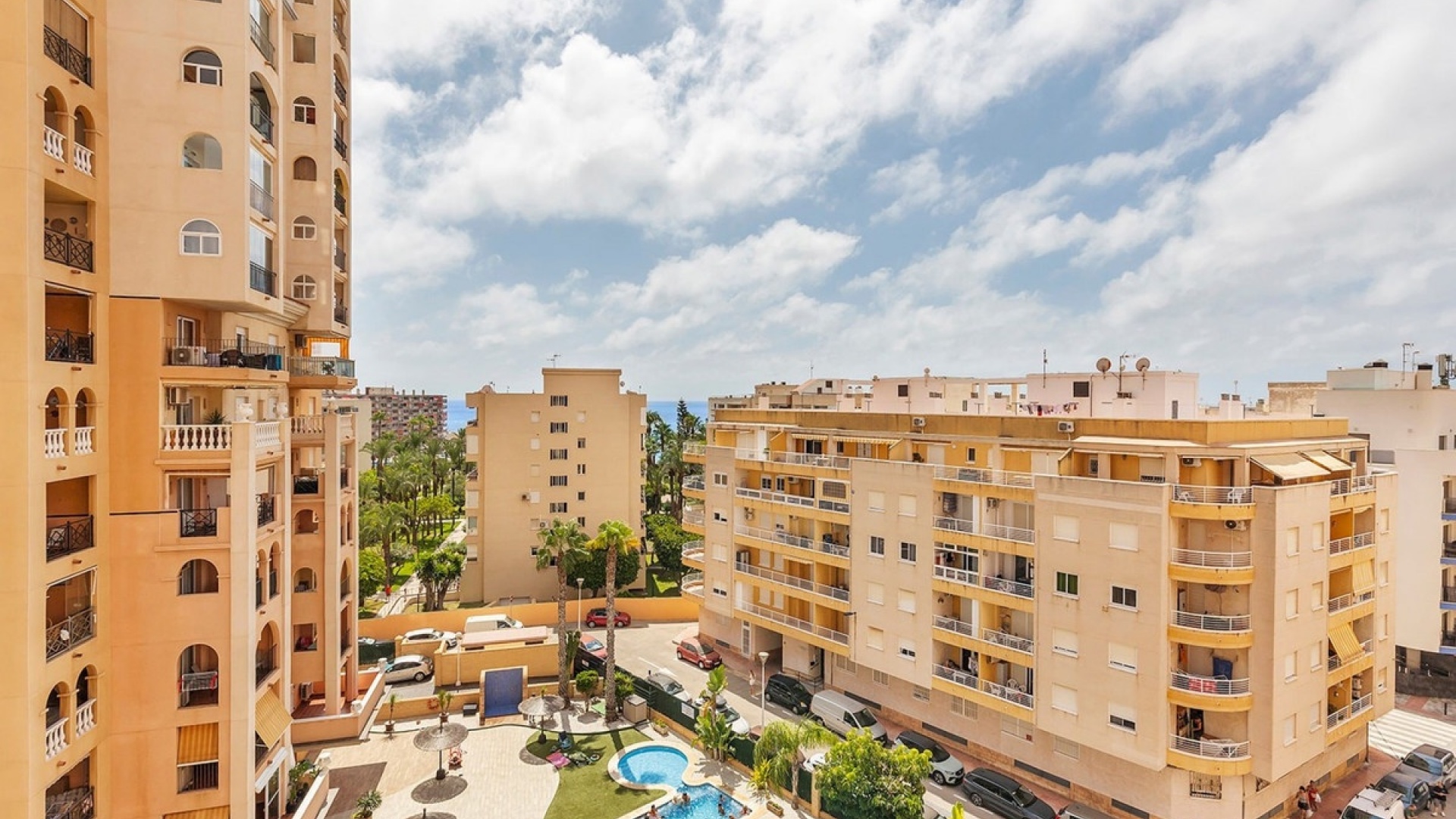 Återförsäljning - Lägenhet - Torrevieja - Playa De Los Locos
