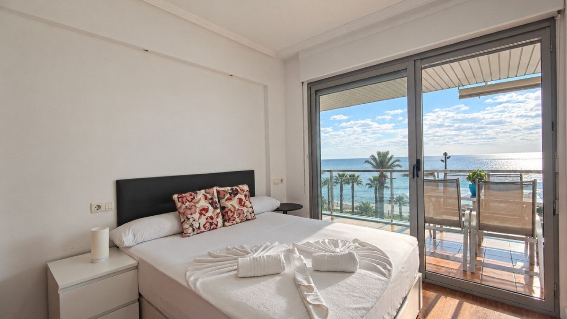 Återförsäljning - Lägenhet - Torrevieja - Playa Del Cura