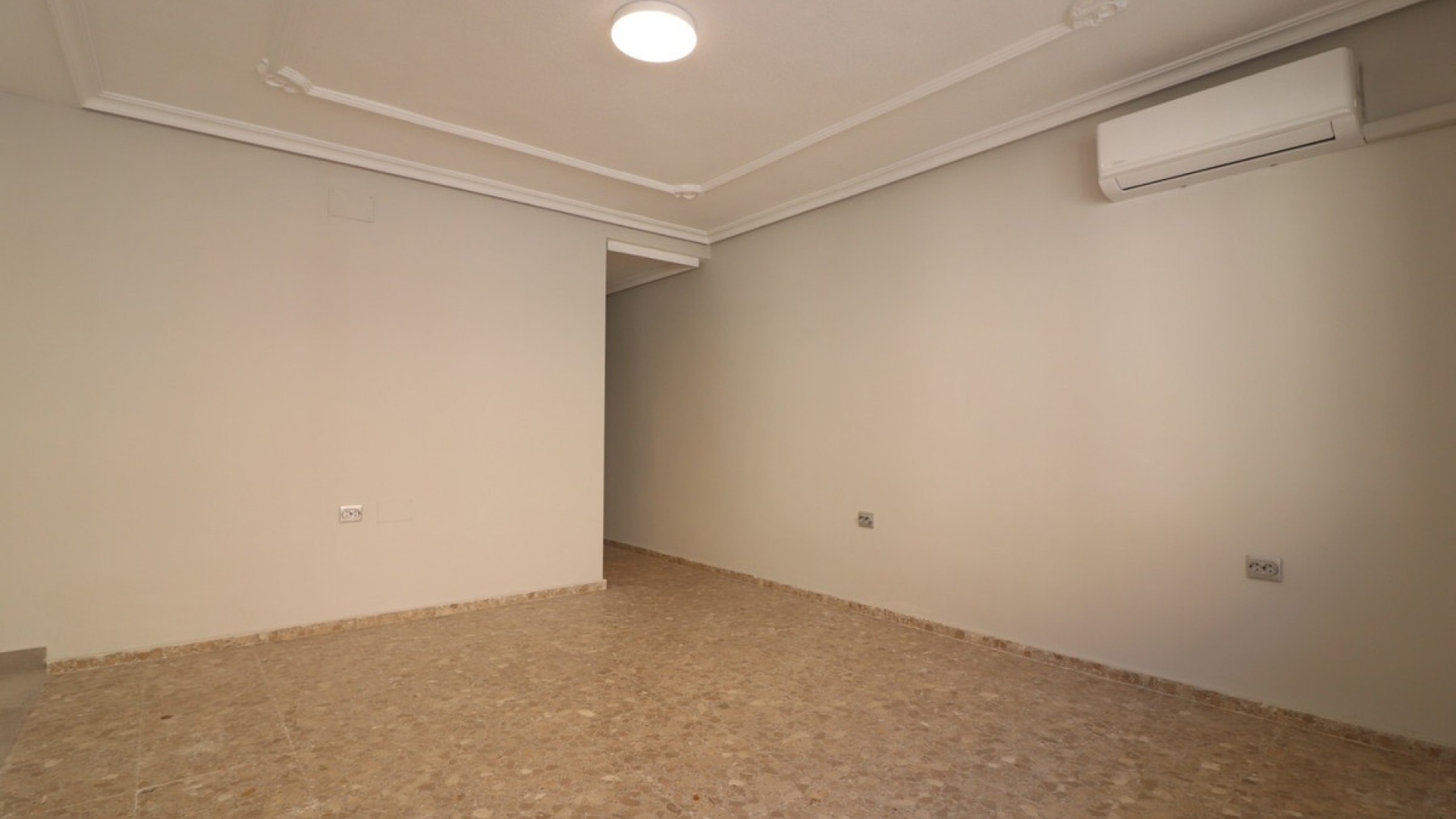 Återförsäljning - Lägenhet - Torrevieja - Torrevieja Centro