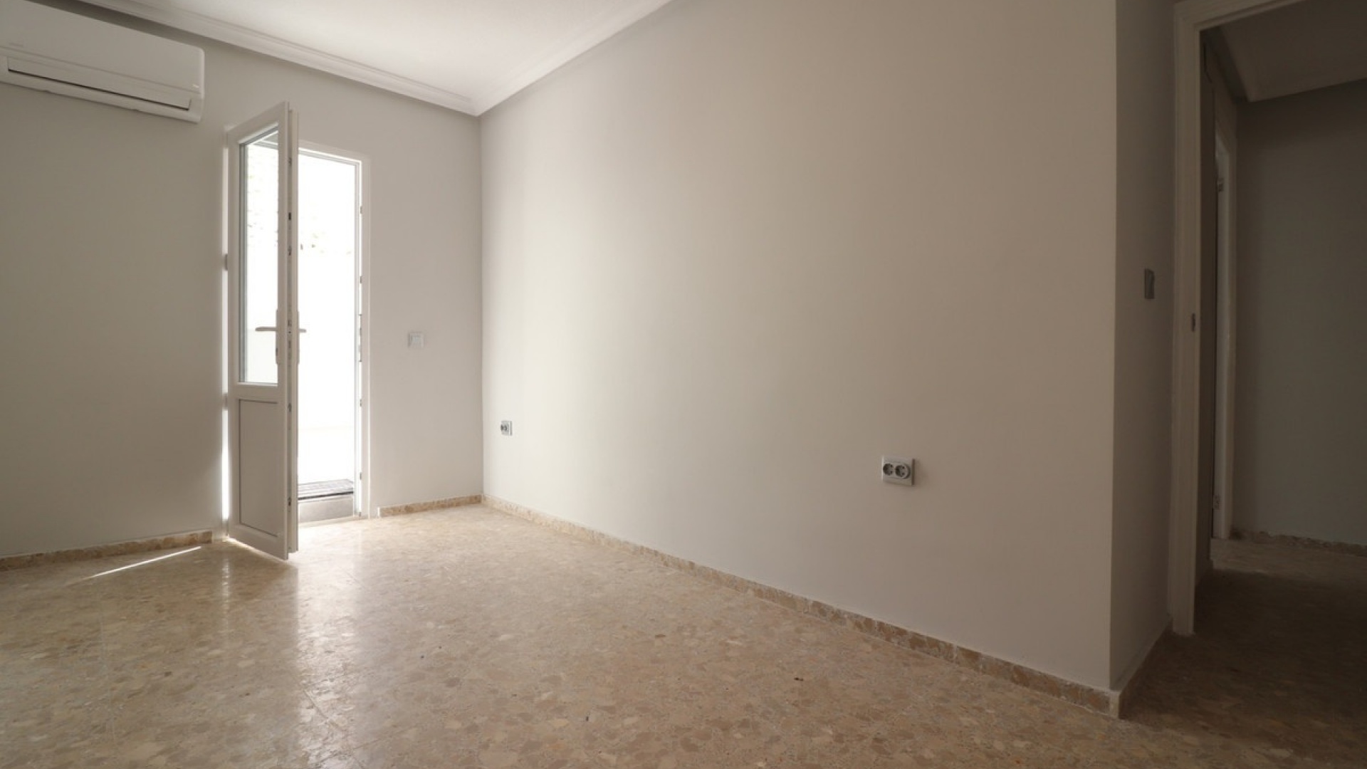 Återförsäljning - Lägenhet - Torrevieja - Torrevieja Centro