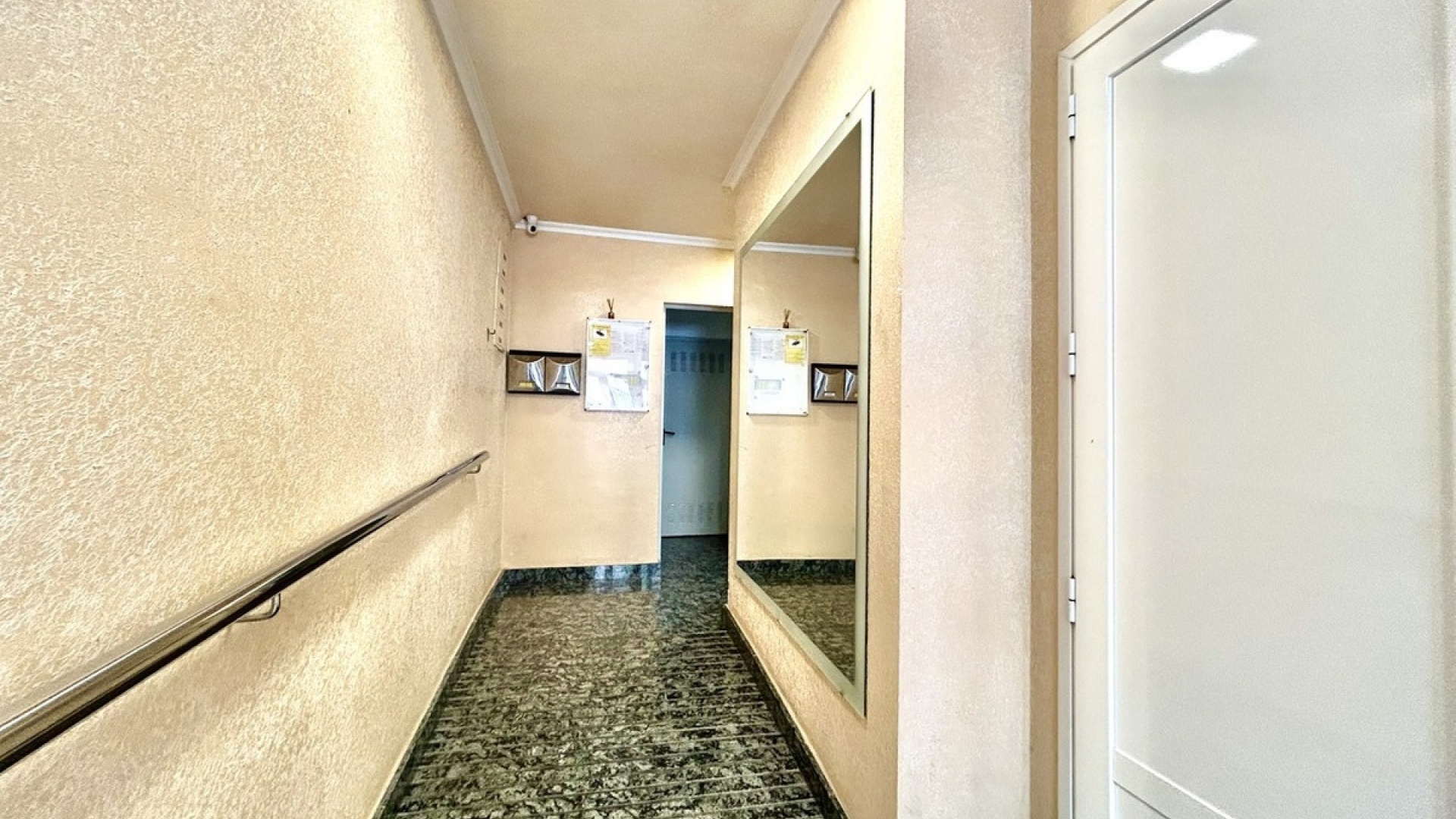 Återförsäljning - Lägenhet - Torrevieja - Torrevieja Centro