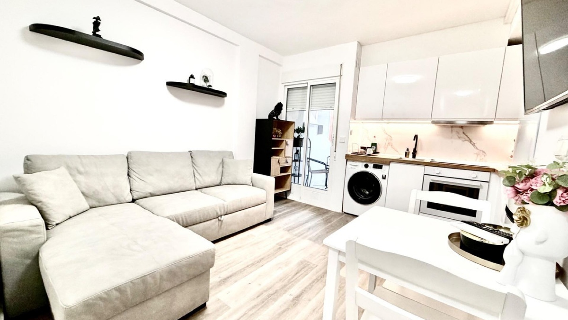 Återförsäljning - Lägenhet - Torrevieja - Torrevieja Centro