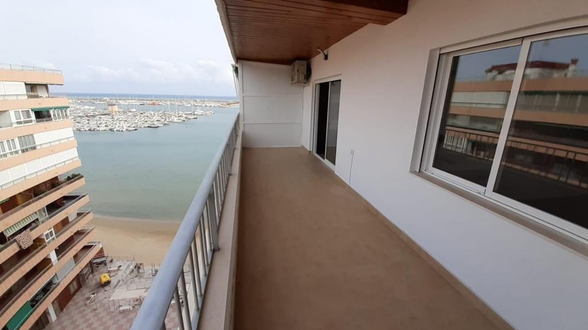Återförsäljning - Lägenhet - Torrevieja - Torrevieja Centro