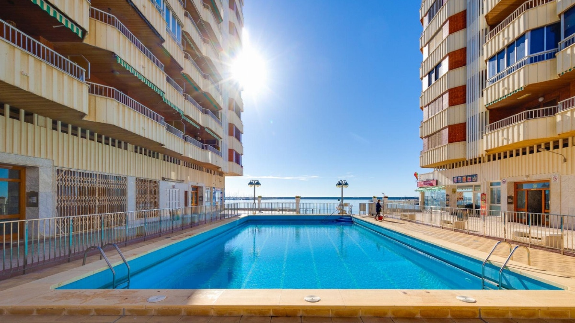 Återförsäljning - Lägenhet - Torrevieja - Torrevieja Centro
