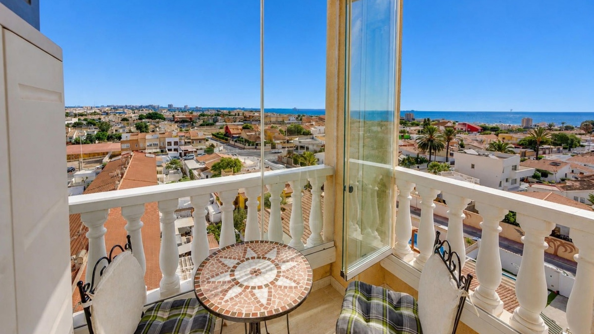 Återförsäljning - Lägenhet - Torrevieja - Torrevieja Centro