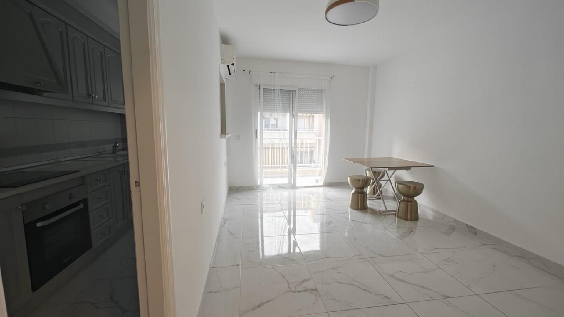 Återförsäljning - Lägenhet - Torrevieja - Torrevieja Centro