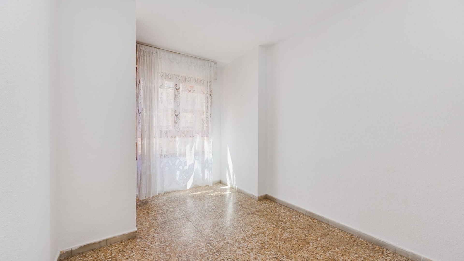Återförsäljning - Lägenhet - Torrevieja - Torrevieja Centro