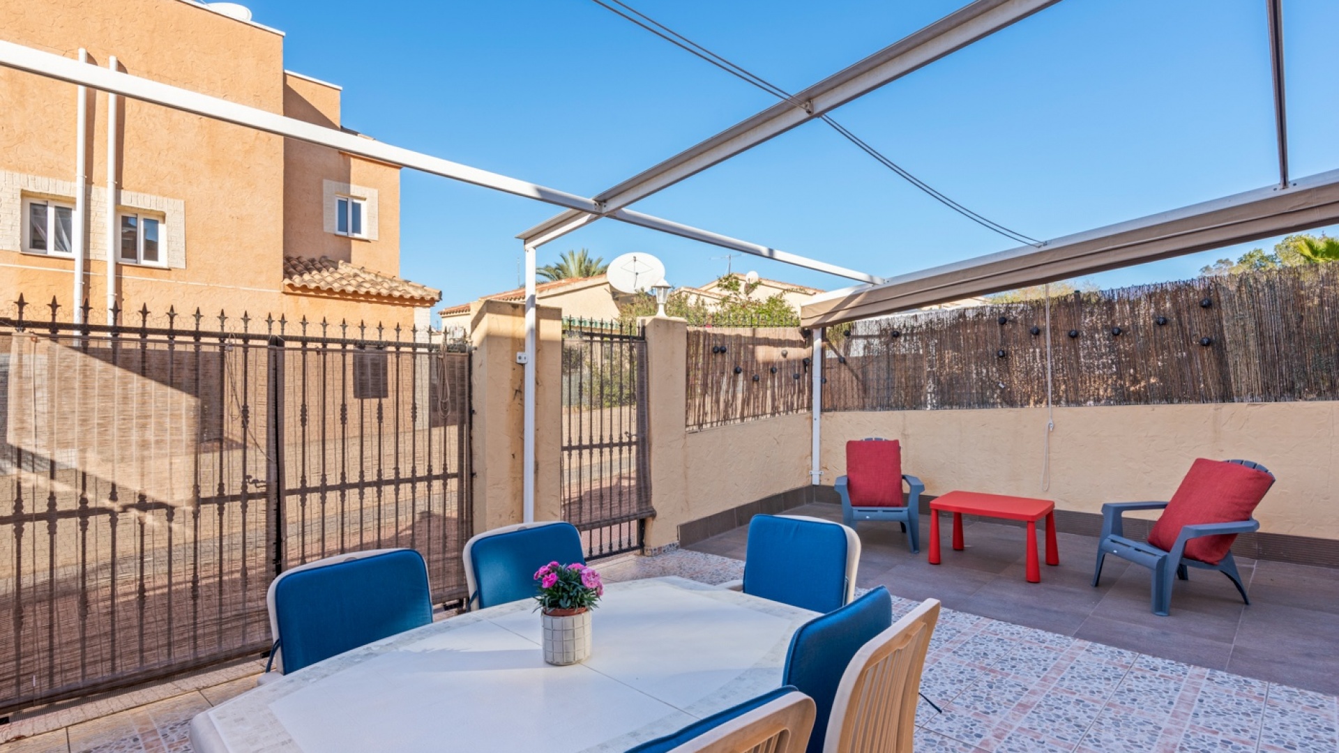 Återförsäljning - Radhus - La Marina