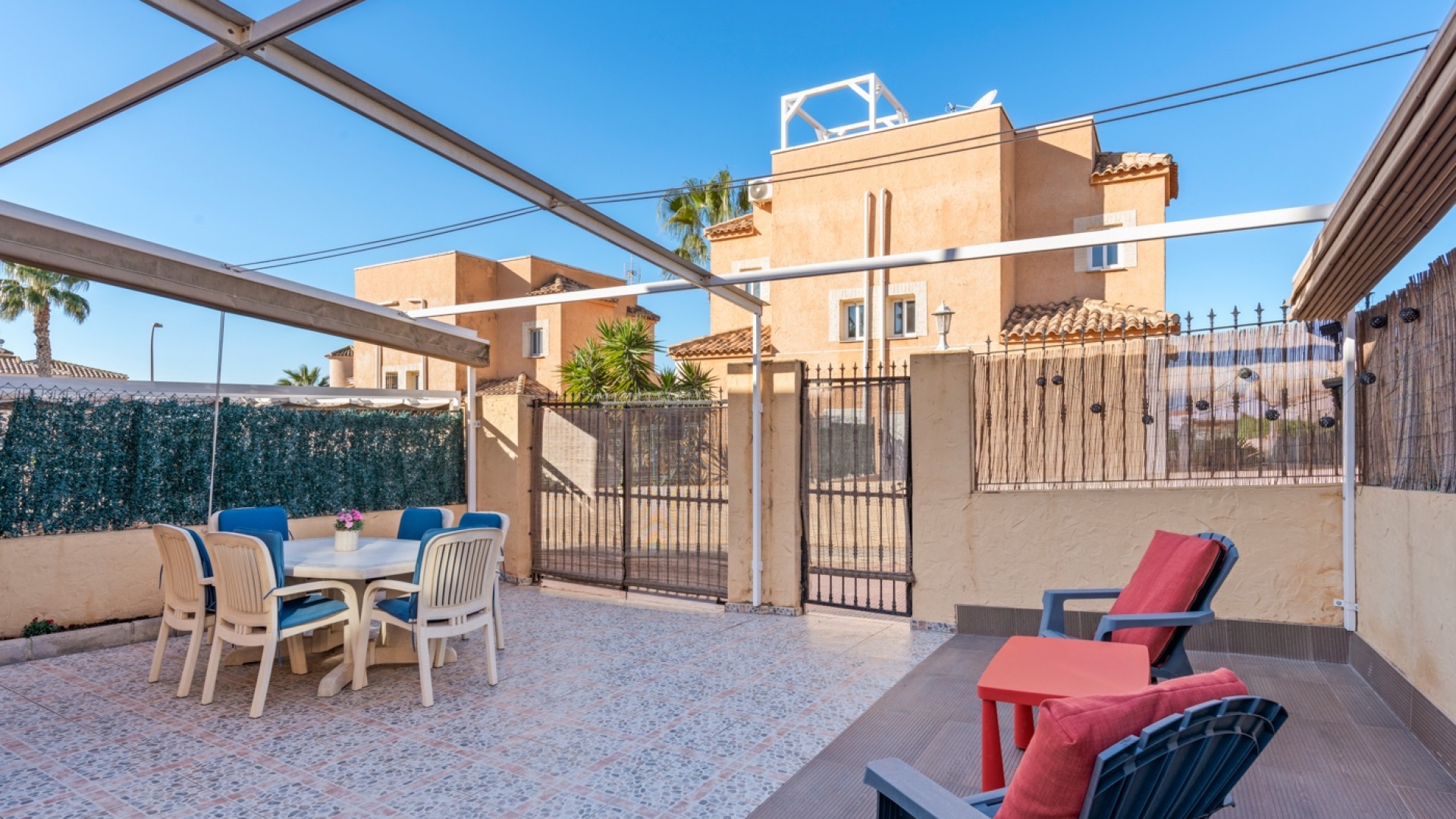 Återförsäljning - Radhus - La Marina