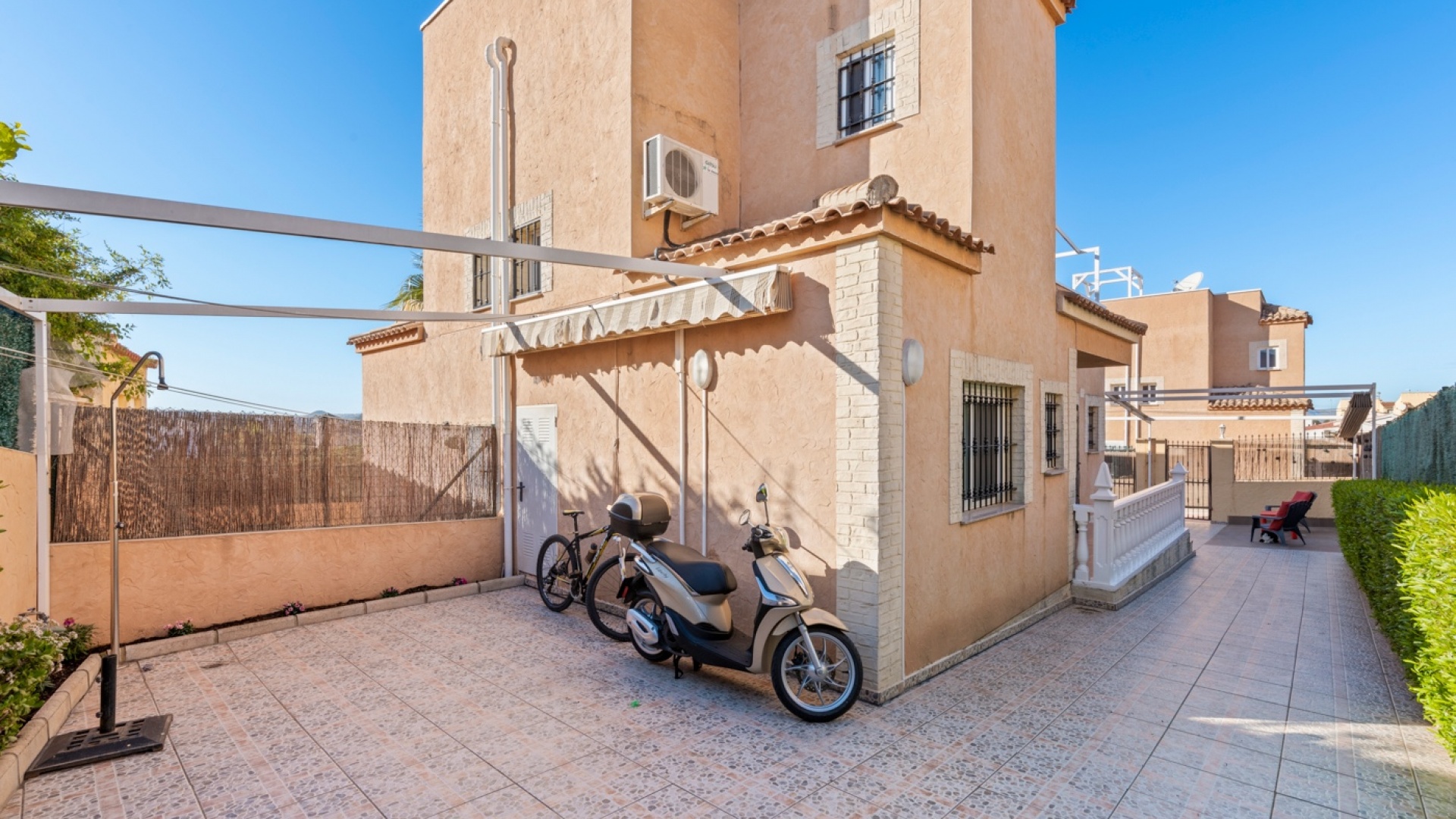 Återförsäljning - Radhus - La Marina