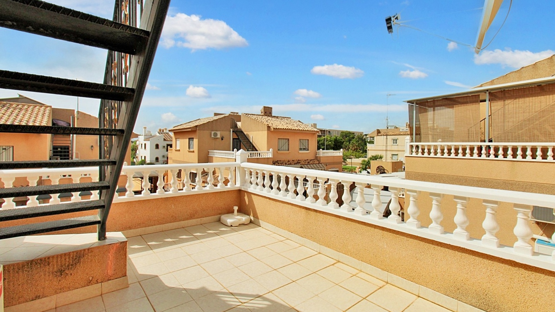 Återförsäljning - Radhus - Villamartin