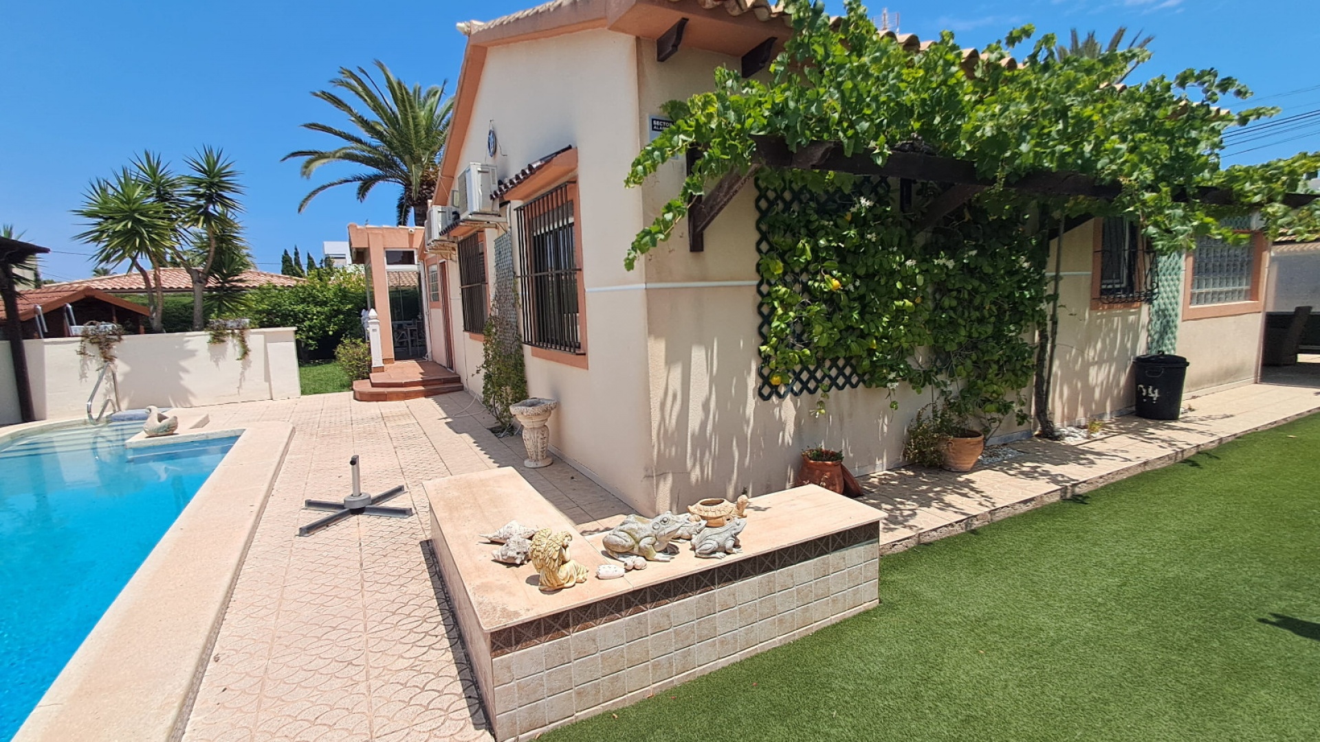 Återförsäljning - Villa - Cabo Roig - beachside cabo roig