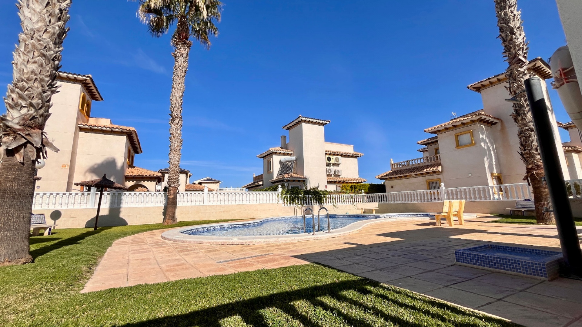 Återförsäljning - Villa - Cabo Roig - la regia