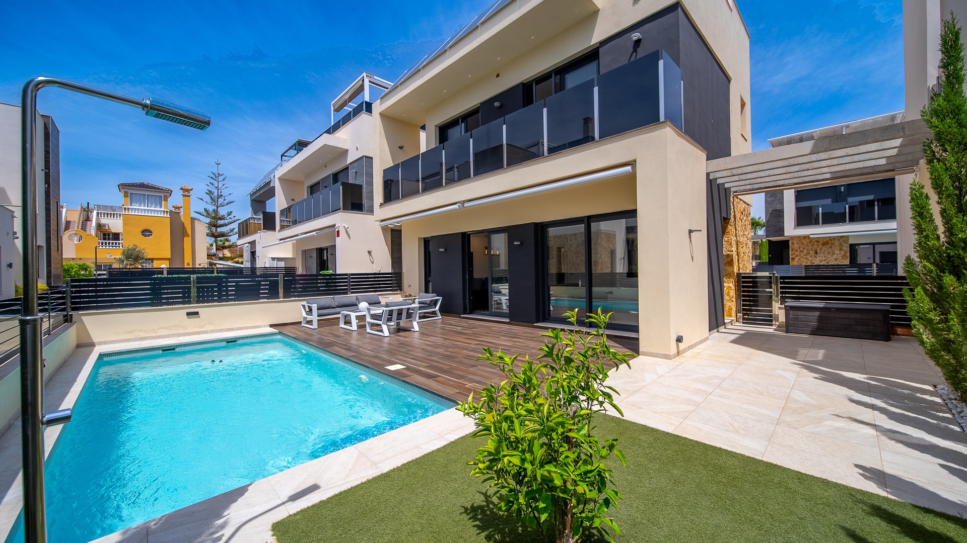 Återförsäljning - Villa - Cabo Roig - Lomas de Cabo Roig