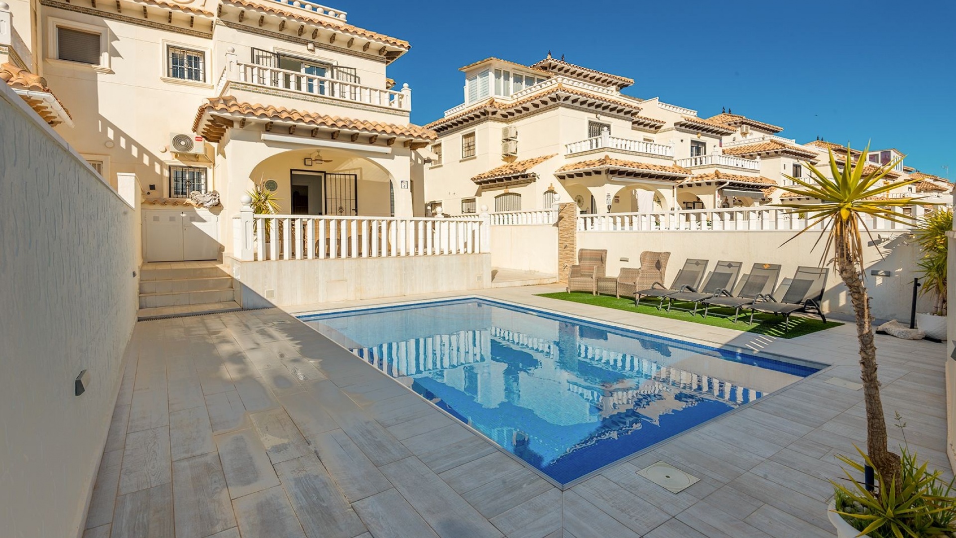 Återförsäljning - Villa - Cabo Roig - Lomas de Cabo Roig