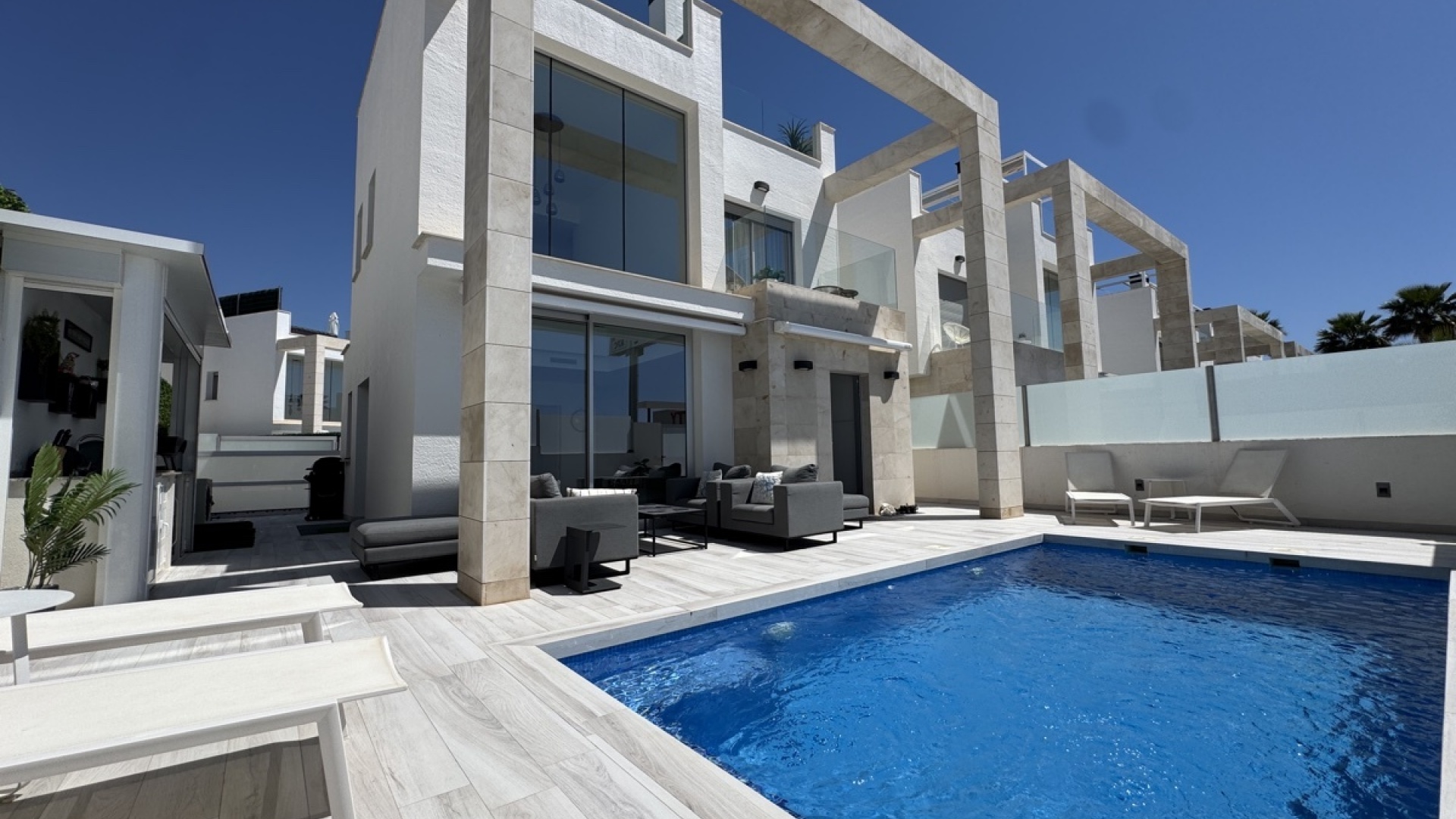 Återförsäljning - Villa - Cabo Roig