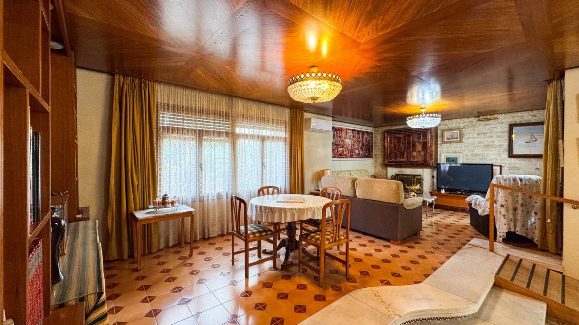 Återförsäljning - Villa - Elda - Elda Centro