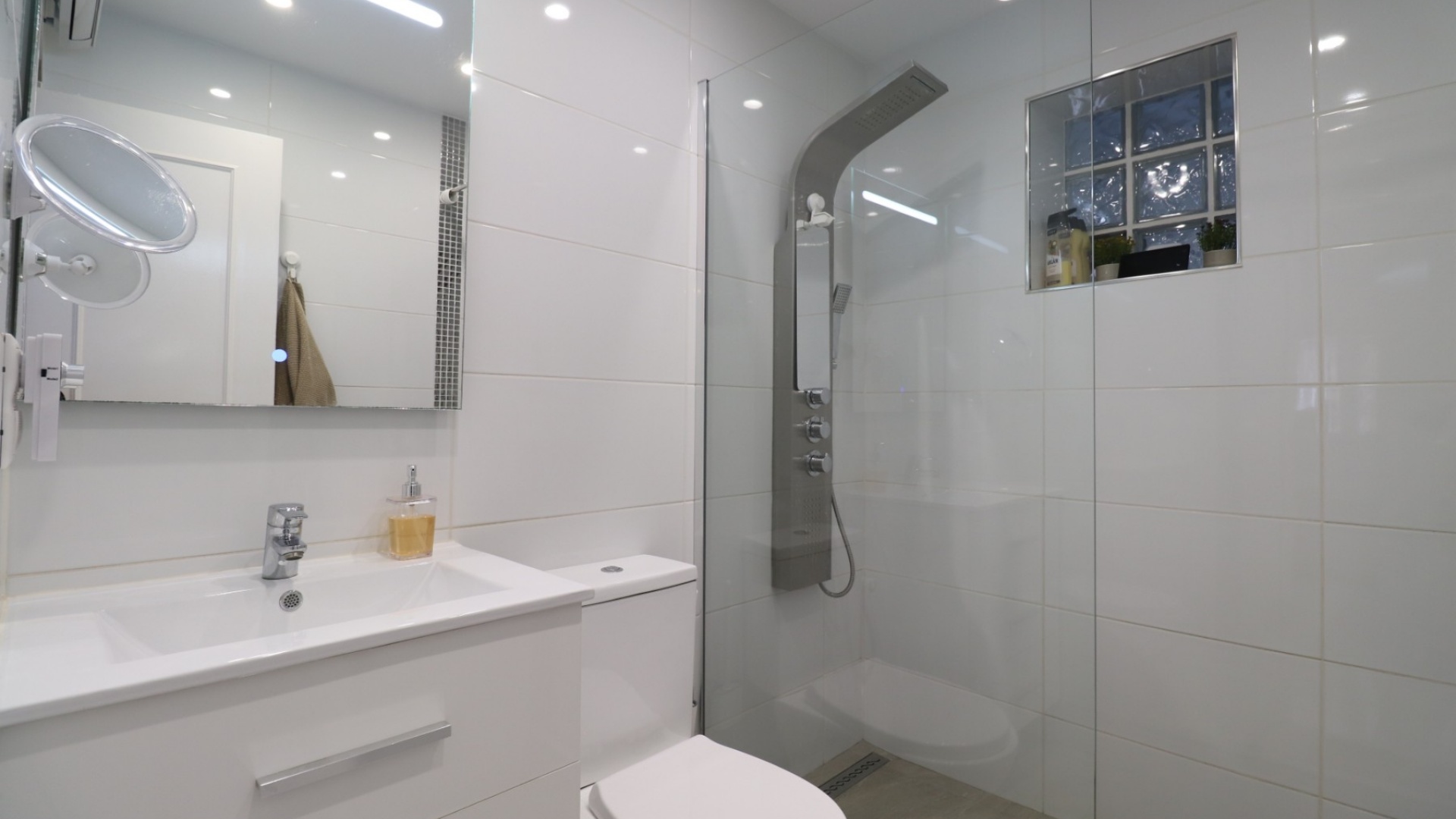 Återförsäljning - Villa - La Florida  - La Florida