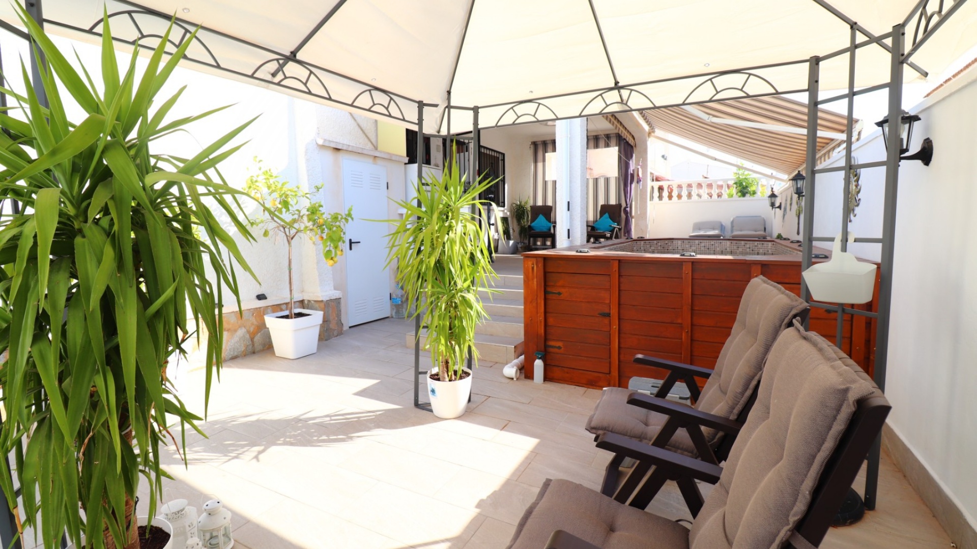 Återförsäljning - Villa - La Florida  - La Florida