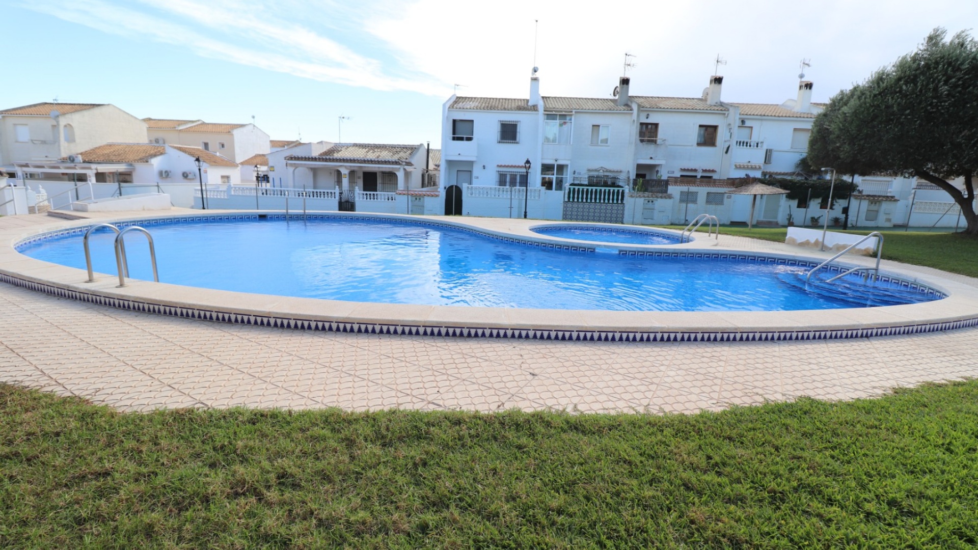 Återförsäljning - Villa - La Florida  - La Florida