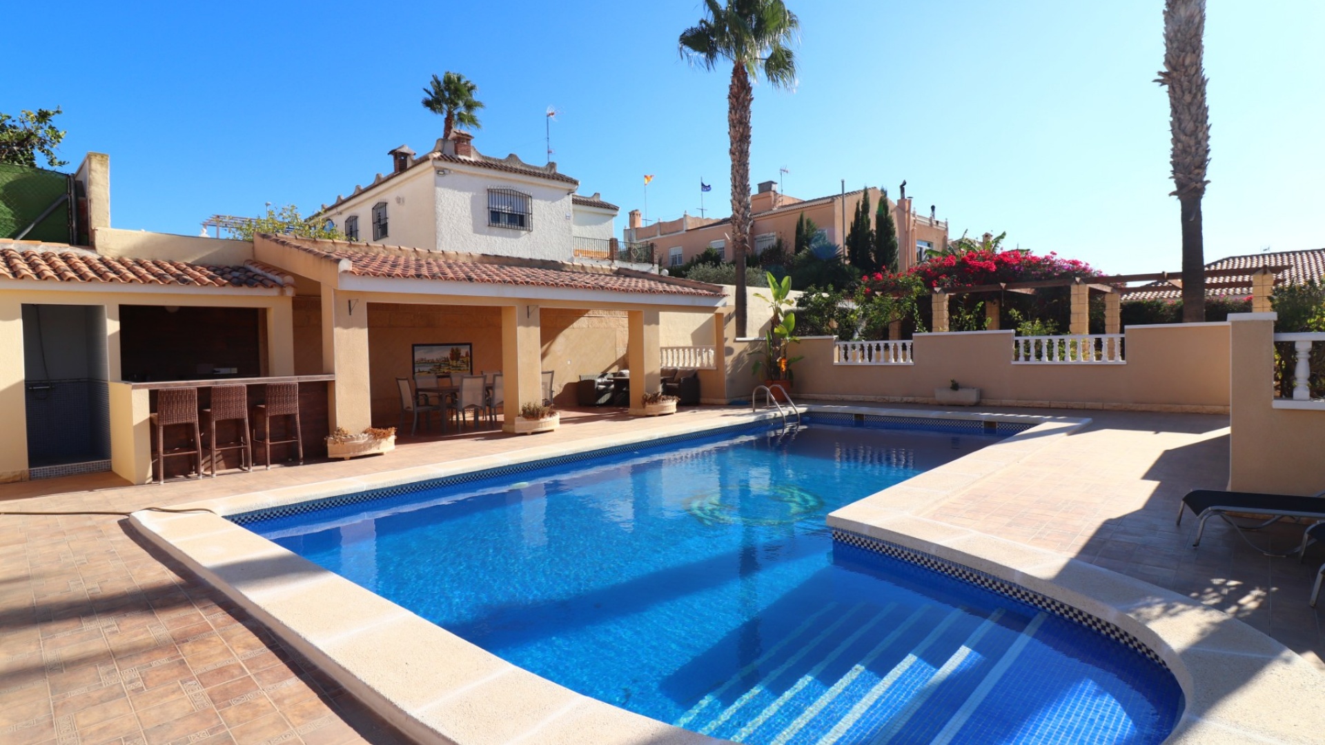 Återförsäljning - Villa - La Marina