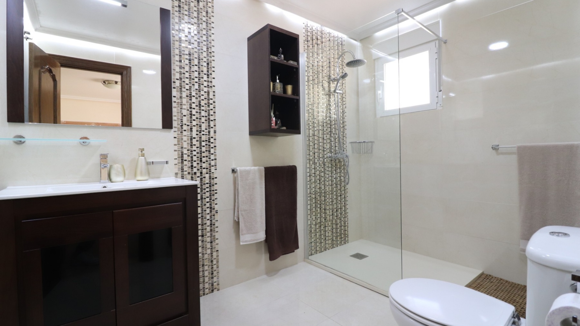 Återförsäljning - Villa - La Marina