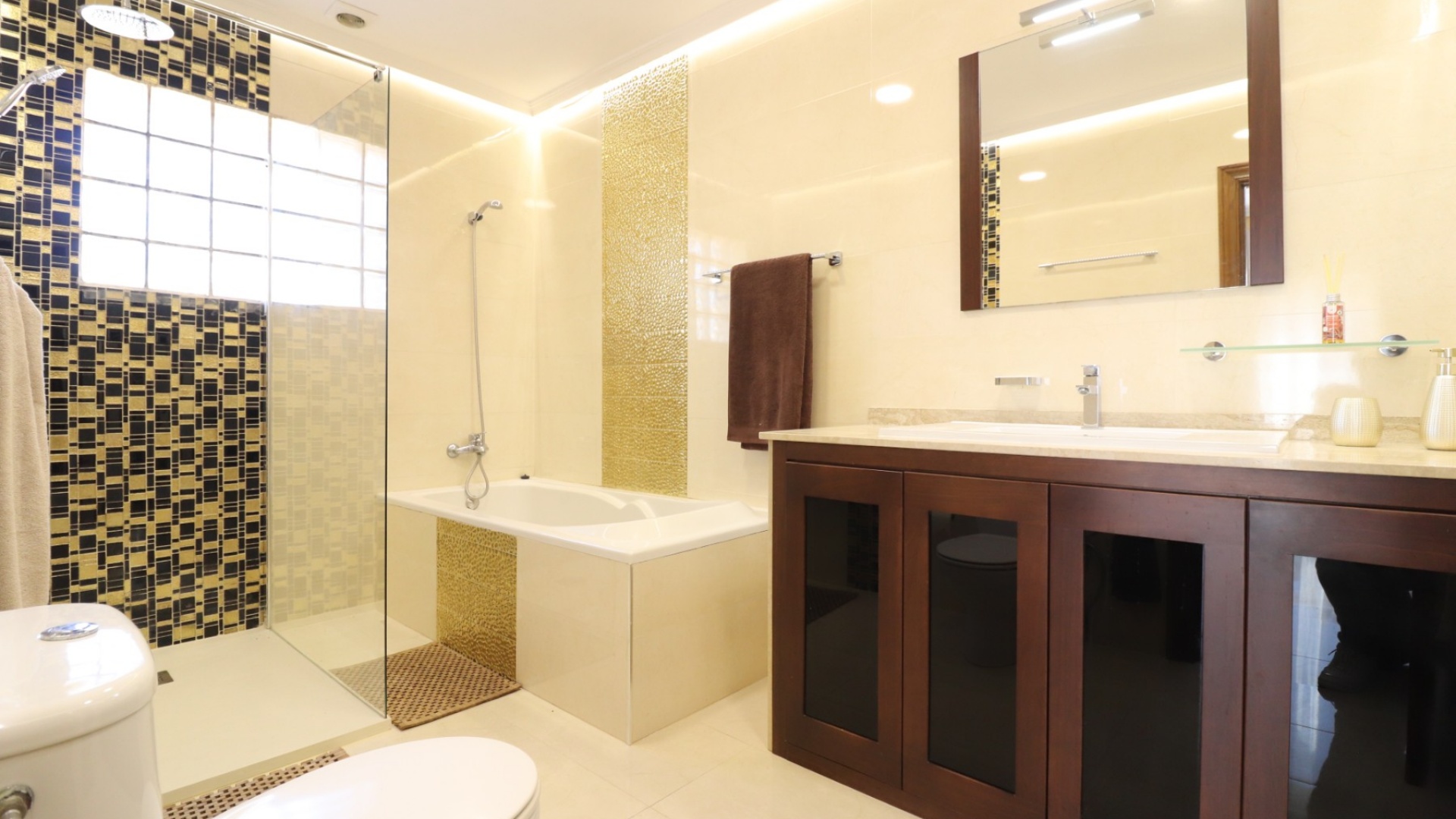 Återförsäljning - Villa - La Marina