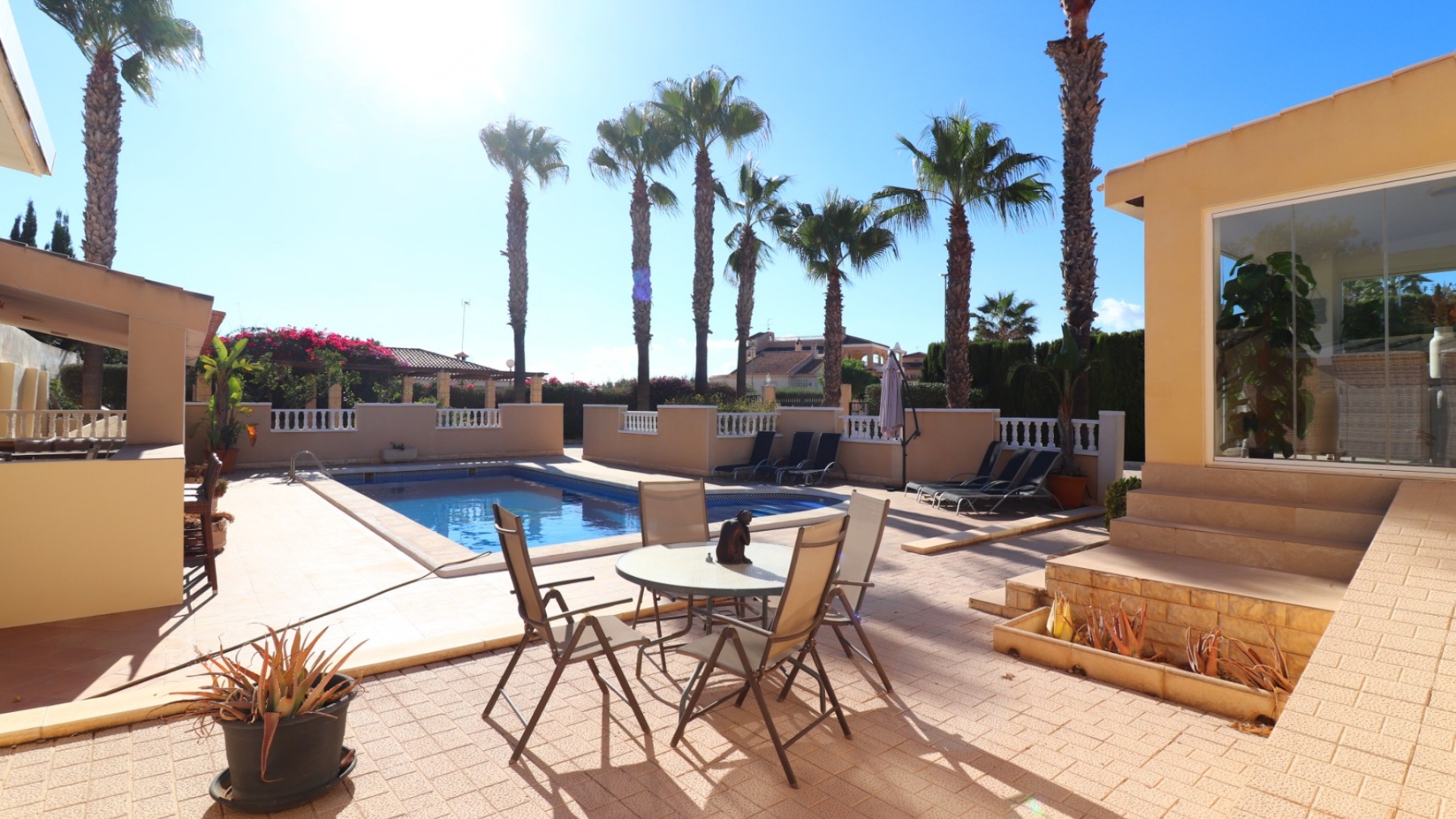 Återförsäljning - Villa - La Marina