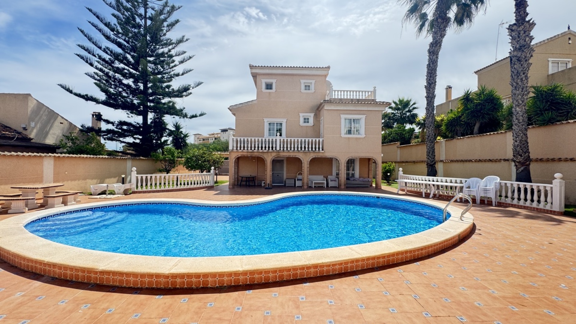 Återförsäljning - Villa - La Zenia