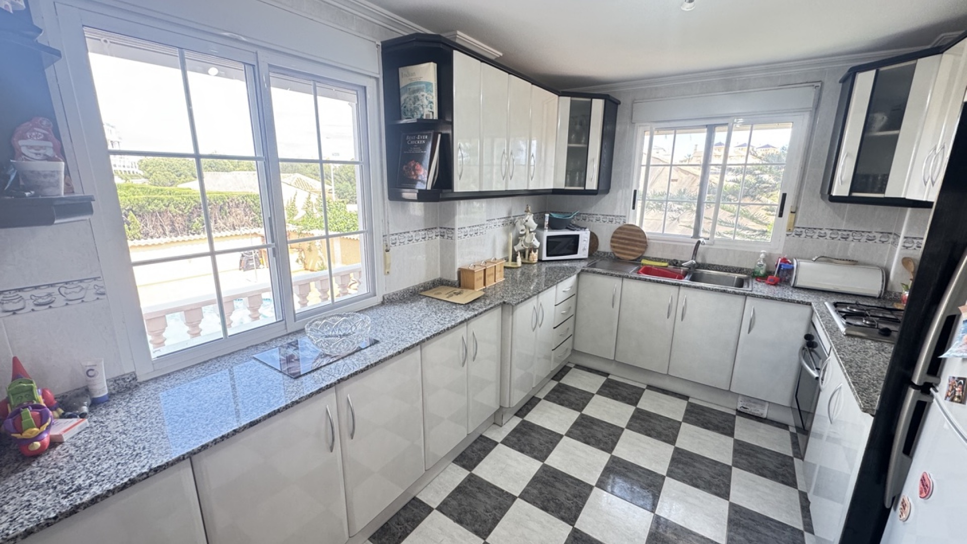 Återförsäljning - Villa - La Zenia