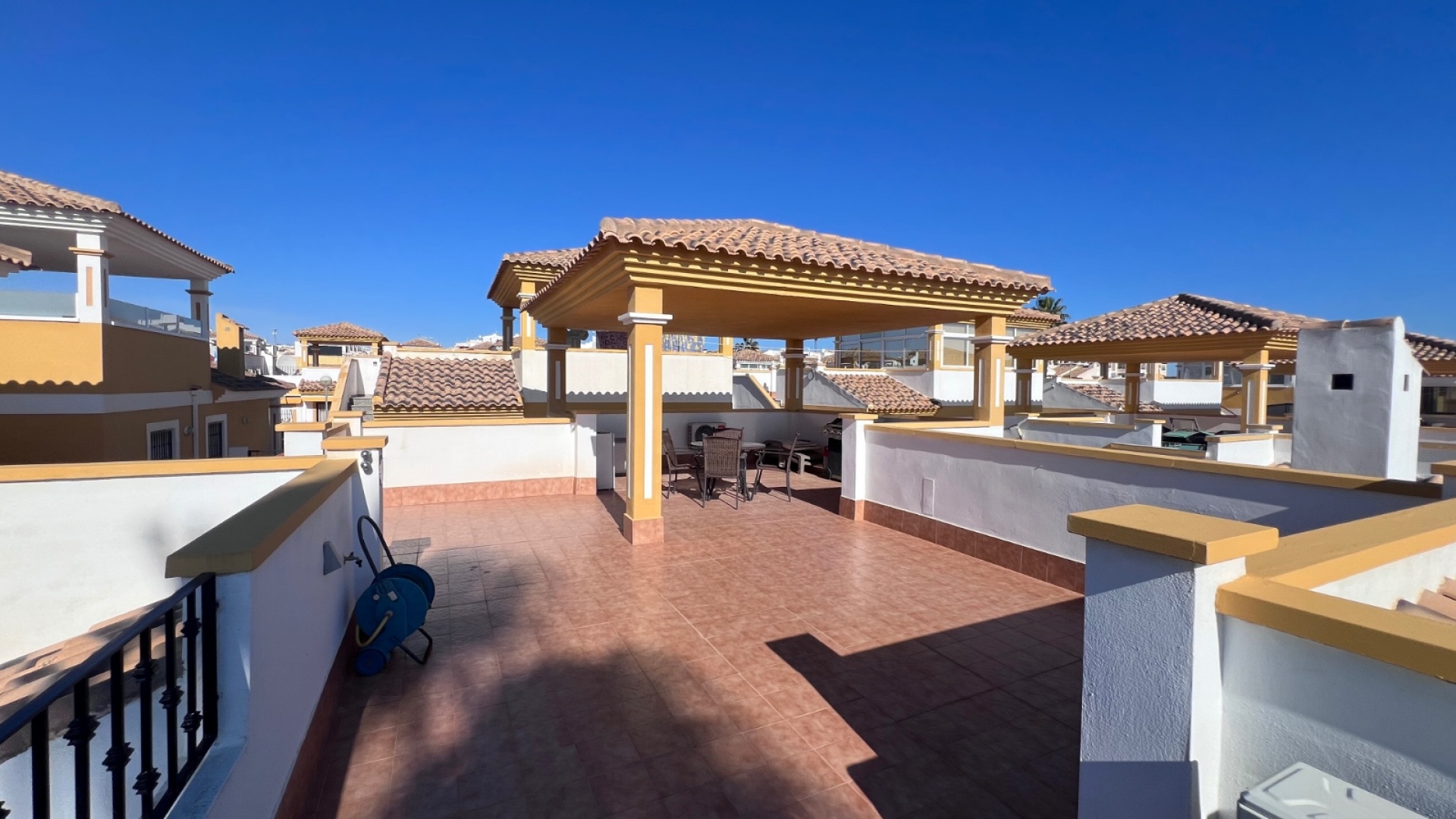 Återförsäljning - Villa - Los Montesinos - Entre Naranjos