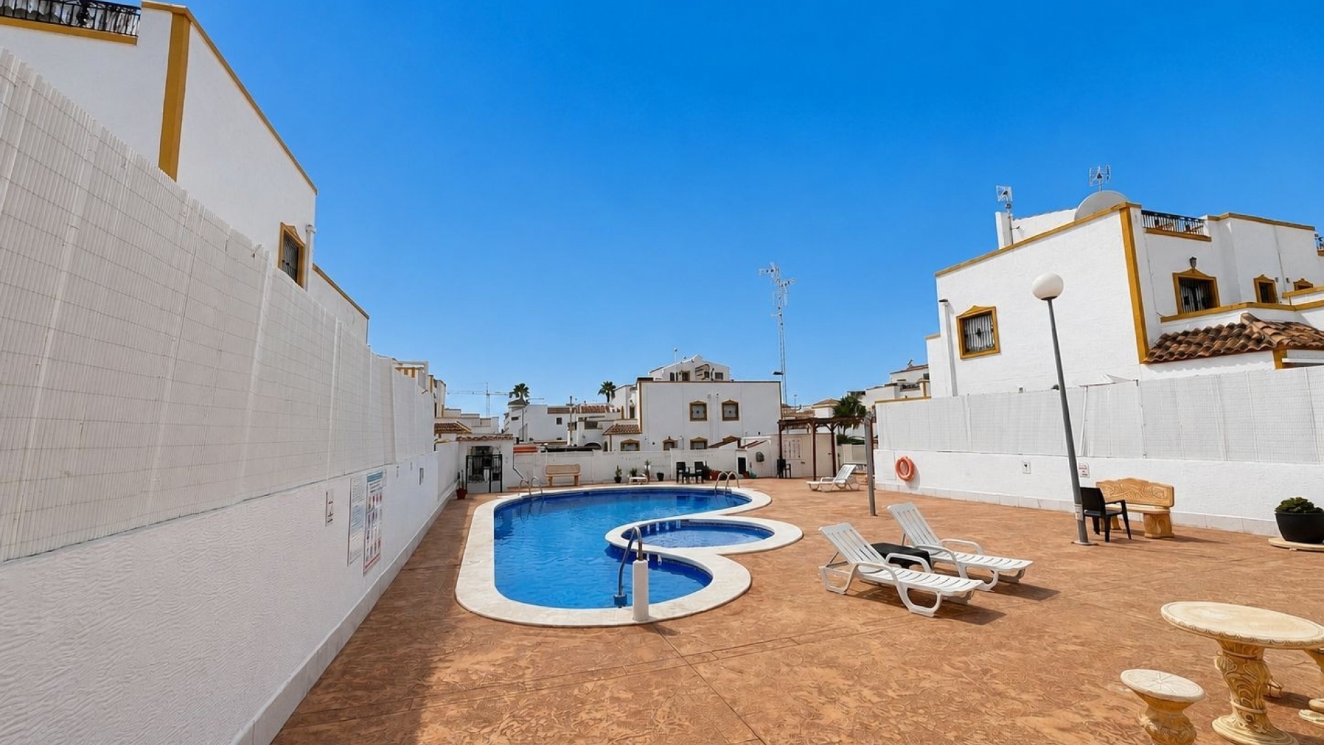 Återförsäljning - Villa - Los Montesinos - entre naranjos
