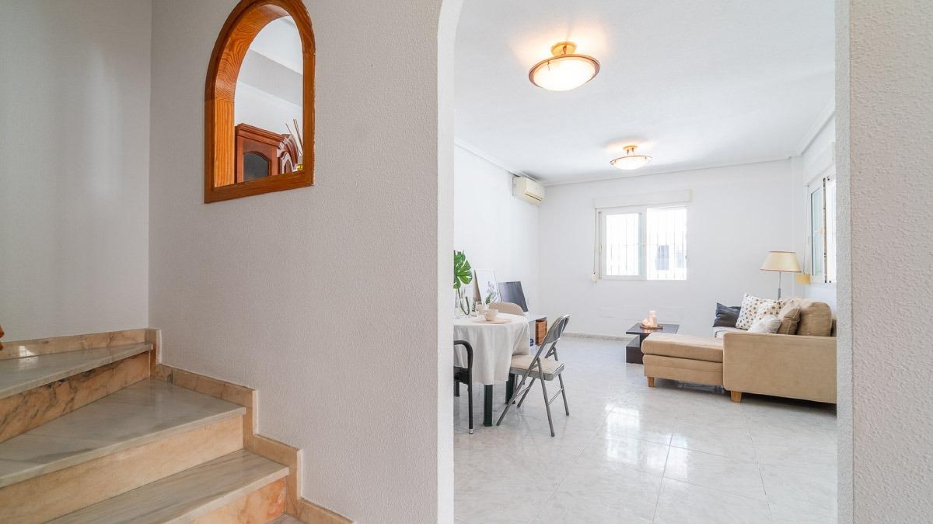 Återförsäljning - Villa - Orihuela Costa - Playa Flamenca