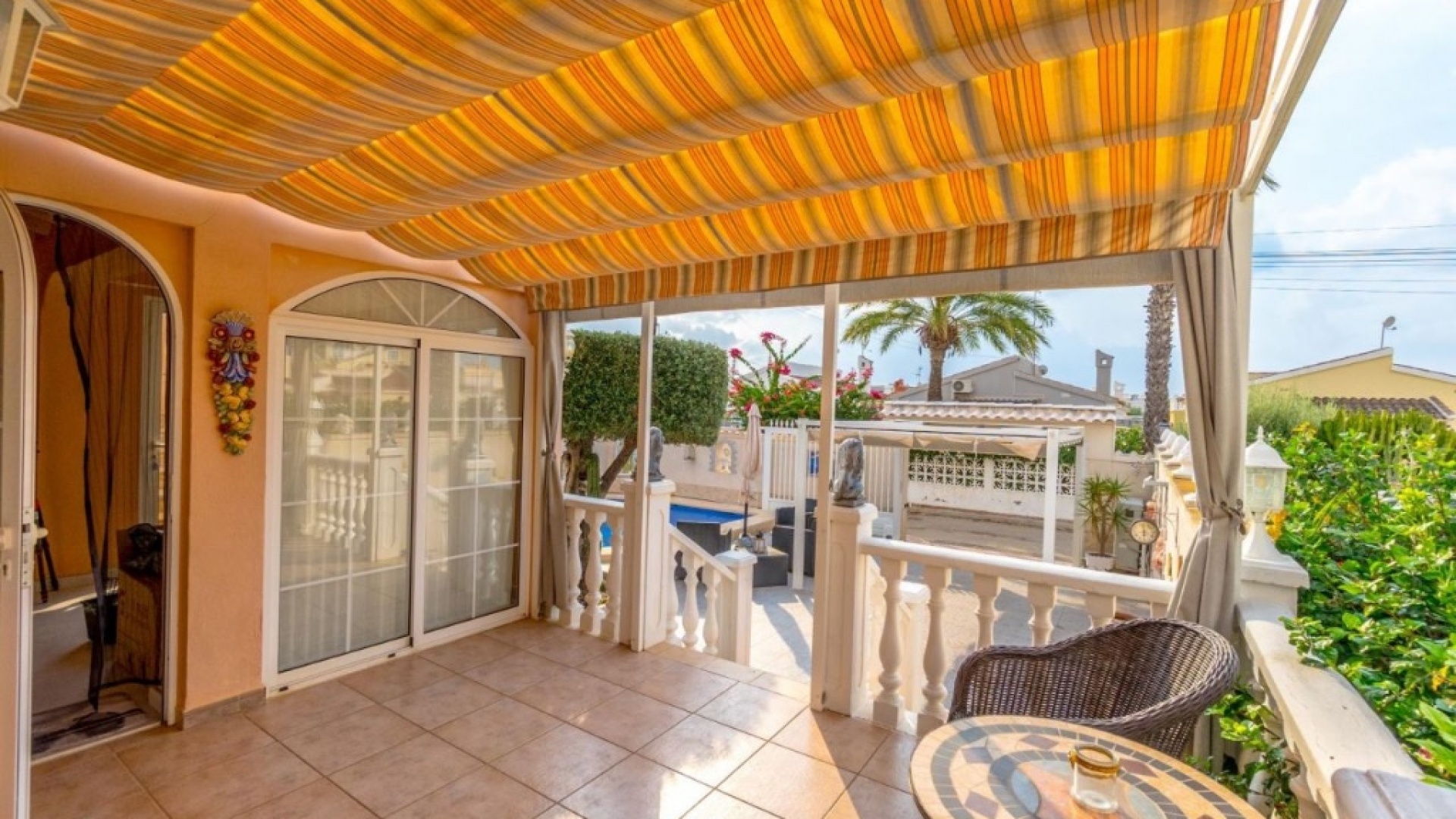 Återförsäljning - Villa - Orihuela Costa - Playa Flamenca