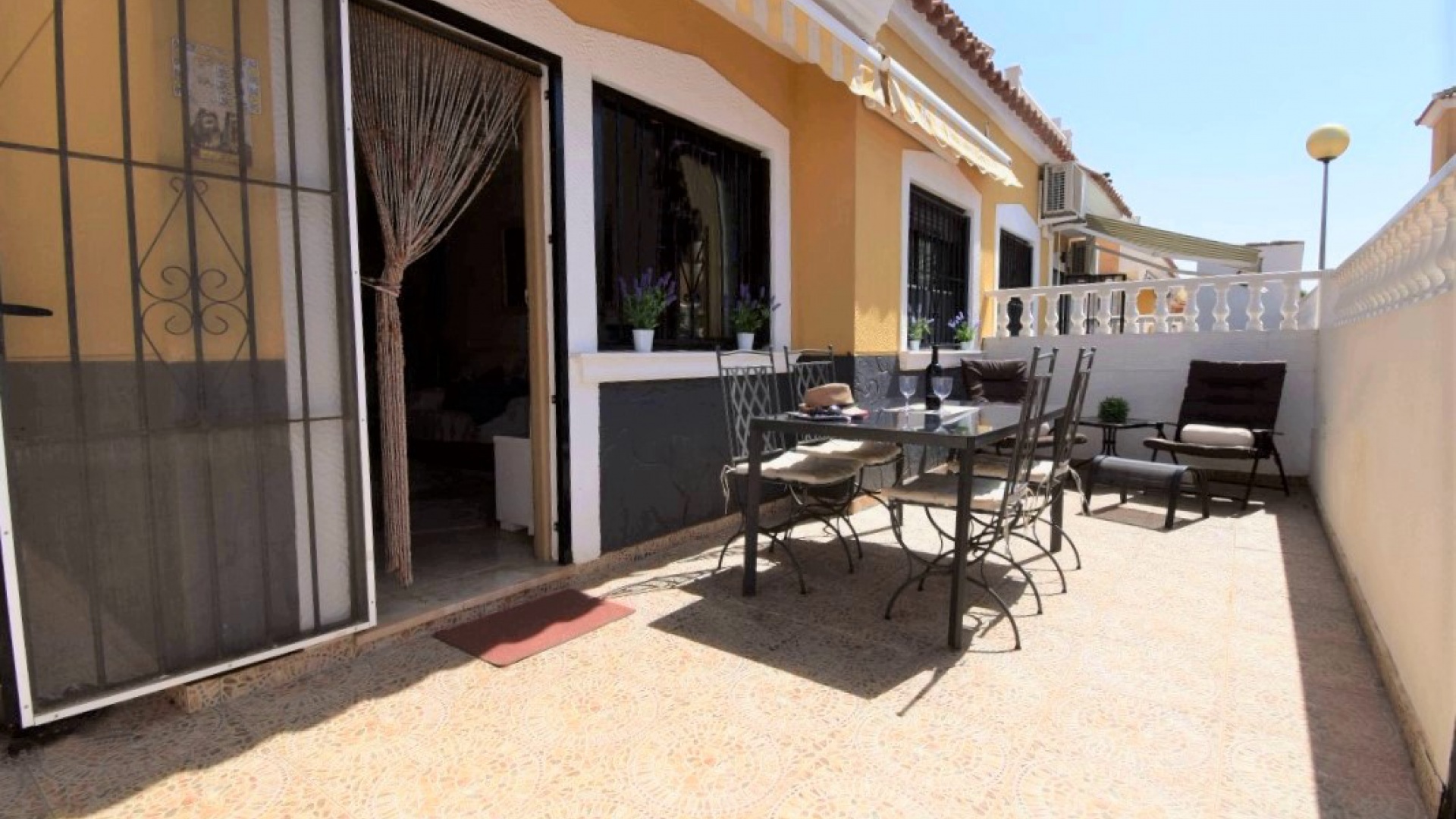 Återförsäljning - Villa - Orihuela Costa - Playa Flamenca