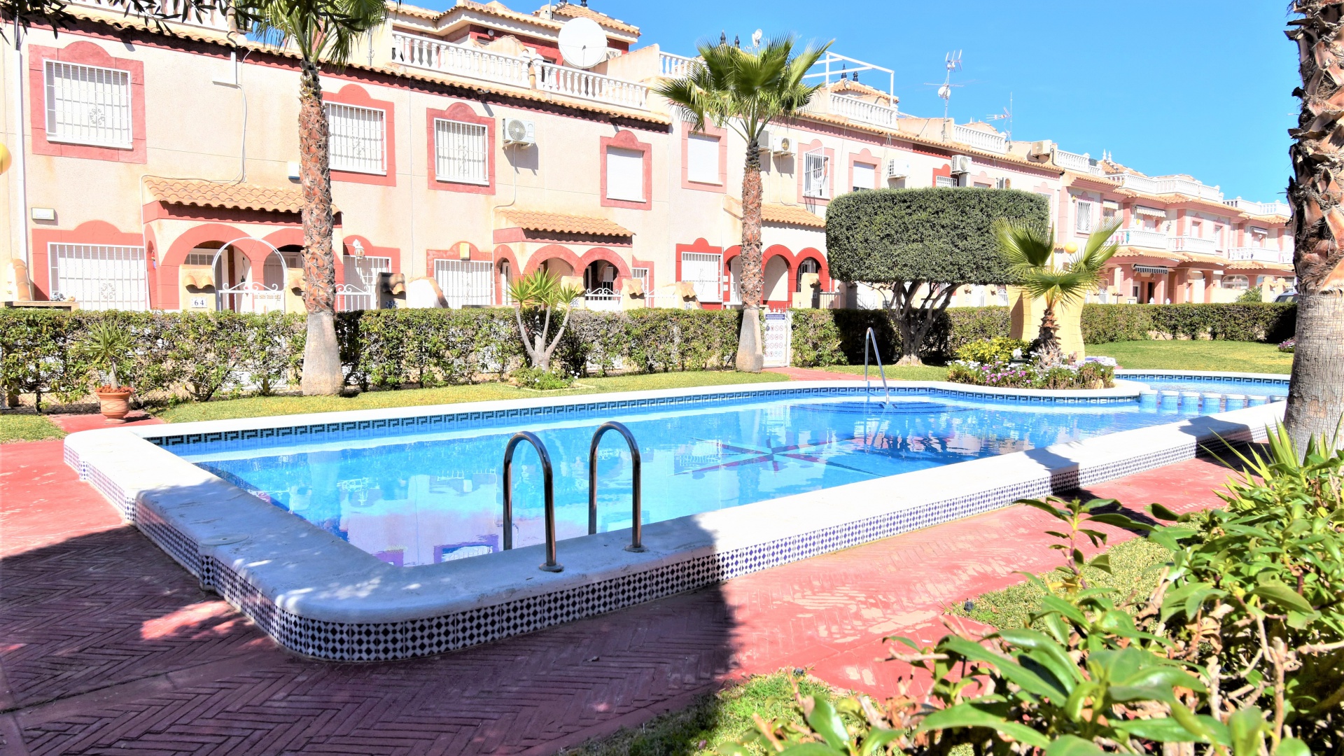 Återförsäljning - Villa - Orihuela Costa - Playa Flamenca