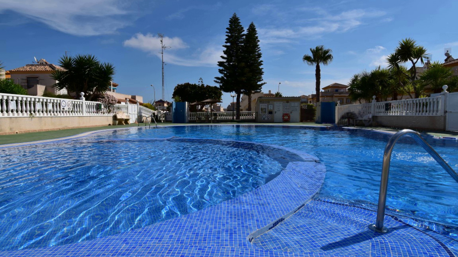 Återförsäljning - Villa - Orihuela Costa - Playa Flamenca