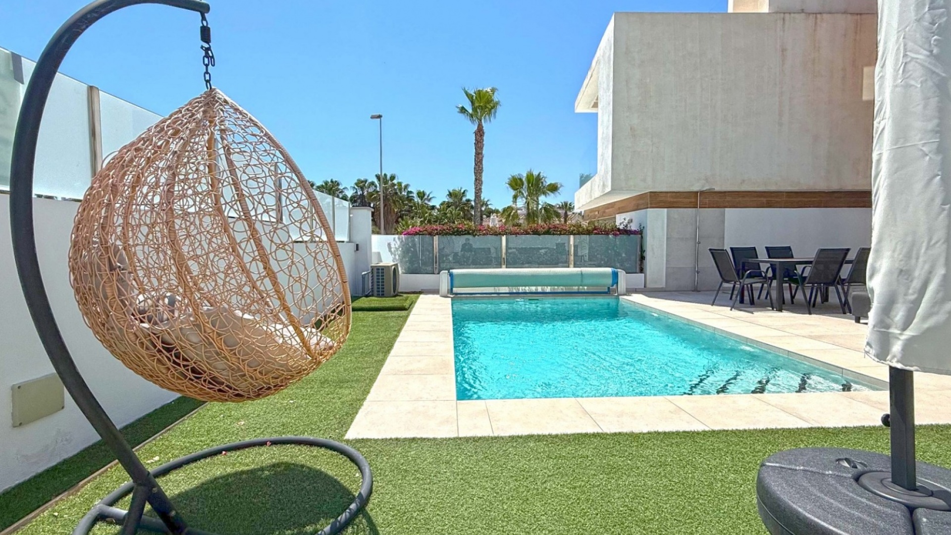 Återförsäljning - Villa - Orihuela Costa - Villamartin